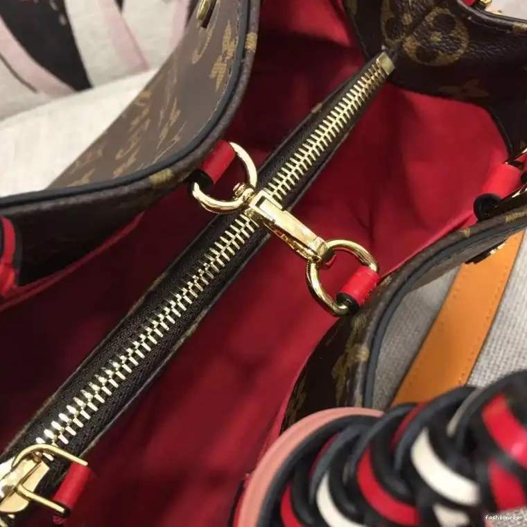 Fashionrepsfam ru LV Bags 19B570290 0502